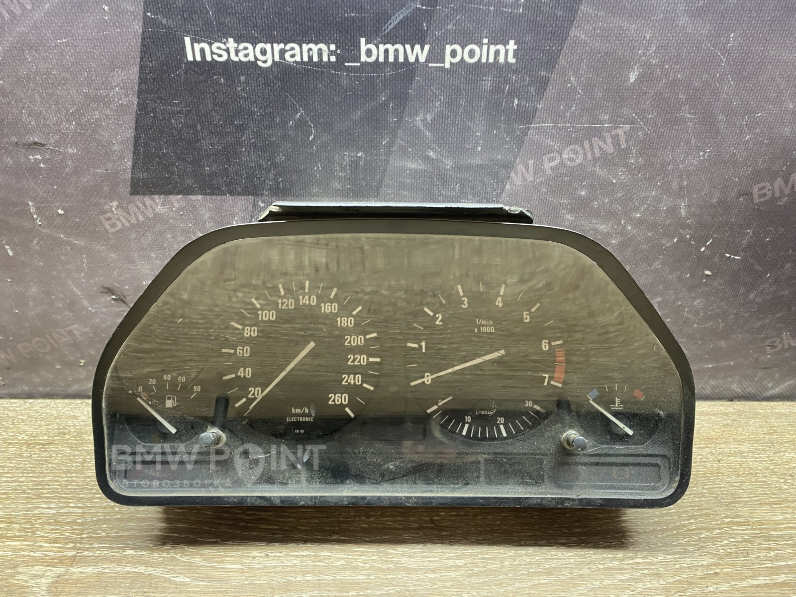 Панель приладів BMW E32 бензин VDO